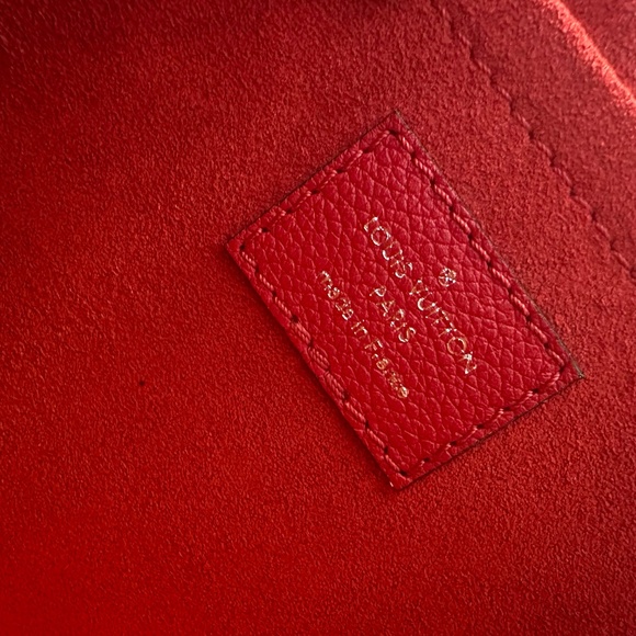 Louis Vuitton Taurillon Leather Lockme Chain BB (ONLY PLATFORM TRANSACTIONS) - Picture 6 of 9